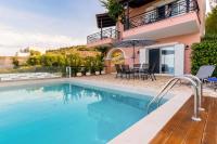 Coastal Paradise Found - Komis' Private Pool Retreat - B&B