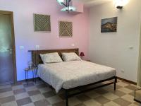 Standard Double Room with Shared Bathroom