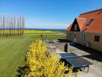 Solhjem Bornholm - sea view - big garden - B&B