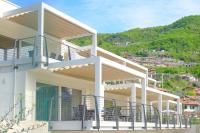 Costa blu - Pool and terrace overlooking the lake - B&B Riva di Solto