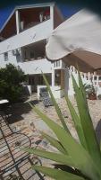 Apartamento de 2 dormitorios con balcón
