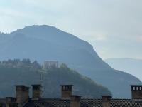 YUGOGO PETRARCA 1 - BILOCALE CON BALCONE, Trento Centro - B&B