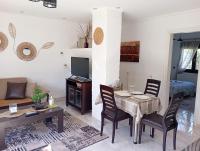 Oasis Cottage - Ferienwohnung Krepeni