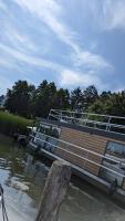 Waterview - Schwimmendes Ferienhaus auf dem Wasser mit Blick zur Havel, inkl Motorboot zur Nutzung - B&B Fürstenberg
