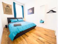 Queen Room with Shared Bathroom