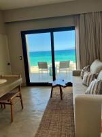 One-Bedroom Apartment with Sea View and Balcony
