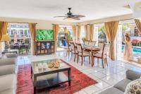 Walk To Beach Waterfront Heated Pool Pelican Key RESIDENCES - B&B Fort Lauderdale