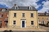 Ravensdale House Long Stay Sleeps 14 Free Wifi - Ferienwohnung Swindon