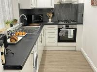 Peaceful 3 bedrooms house to rent in East London - B&B Dagenham