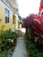 KG Apartments - Bed and Breakfast Roseau