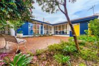 Peaceful 3BR Retreat in Charming Hawker - Hosted by CanStay - B&B