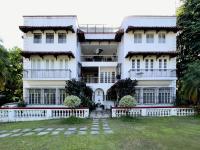 MiraNamin Nest LANTANA - Luxury Suite in Unique Historic Home with Garden Access, Indoor Plunge Pool, Self-Service Breakfast, Rooftop, Bathtub, Private Kitchen - B&B Manila
