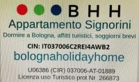 BHH BOLOGNA HOLIDAY HOME private Garden Reserved Parking -wwwbolognaholidayhomecom- house garden parking - Chambres d'hôtes Bologne