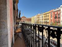 "Domus Font" - Apartamento en Plaça de la Font - B&B