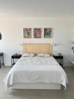 Artistic beach apartment - B&B Cunit