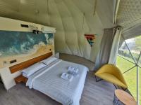 Tent Ocean