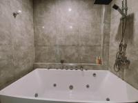 Maze Pool Villa Resort - B&B Kamphaeng Phet