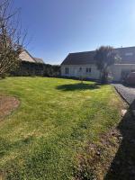 Maison avec piscine chauffée, plages du débarquement - B&B Crouay