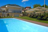 Costa Blu - Pool and terrace overlooking the lake - B&B Riva di Solto