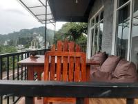 Studio mit Bergblick