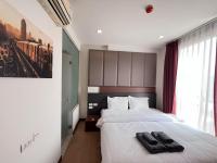 Astra changklan road 清迈市区Astra 豪华公寓两卧室 毗邻香格里拉大酒店 步行可至长康路夜市 位于市中心 健身房 泳池 - B&B