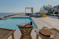 Santorini's Rising Sun Private Villa - B&B Synterína