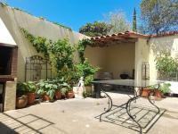 Double room, in an elegant house, Thuir centre, terraces view Canigou - B&B