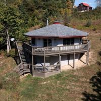 Treetop - by The Chalets - Ferienwohnung Logan