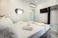 One-Bedroom Apartment with Balcony