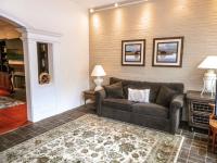 Lowden Suites with Balconies over River St and Private Parking - Chambres d'hôtes Savannah