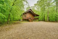 Private Hot Tub and Deck Woodsy Broken Bow Retreat - Chambres d’hôtes Broken Bow