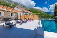 Holiday Home Baan with epic view and private pool - B&B Ljuta