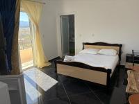 Camera Matrimoniale con Vista Lago