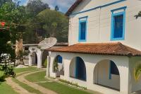 Casarão Miguel Pereira - Refúgio na Natureza com Lareira Externa, Piscina, Fondue e Amplo Jardim - 15 Min do Parque Terra dos Dinos - B&B Miguel Pereira