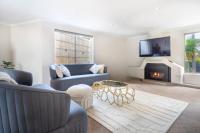 'The Moondah Manor' A Poolside Family Retreat - B&B Melbourne