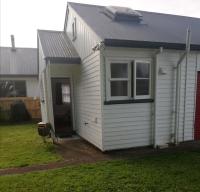 Sleepout with bathroom and mini kitchenette - B&B Hamilton