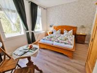 Camera Matrimoniale con Vista Giardino