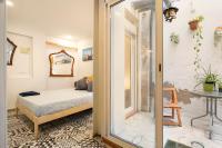 Barcelona Studios with private kitchen, toilet & shower 20min from the center 5min to the beach - B&B