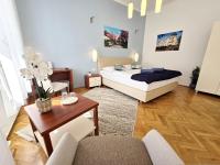 Kamer met Queensize Bed en Uitzicht op de Tuin