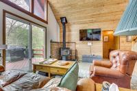 11 Mi to Massanutten: 'Shenandoah River Chalet' - Chambres d'hôtes Shenandoah