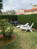 House with garden at Oliva Nova Golf & Beach resort - Bed and Breakfast Casas Devesa