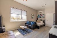 Sunny Studio Apartment - Food Carts, Coffee & Bars - B&B
