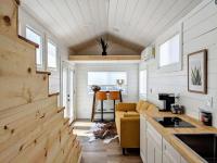 Stay Portland - The Tiny Saguaro - Walk to Local Shops & Eateries - Bed and Breakfast