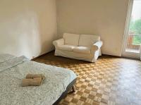 Huge Charming City Center Apartments with Balcony & Garden View RIGI & UNI - Bed and Breakfast