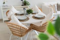 Elite Escape Holiday Home - 2 BHK Getaway with Burj Khalifa View and Dubai Mall Access - 1507 - Chambres d’hôtes Dubaï