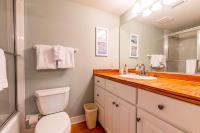 Centennial Coast Cottage - with Heated pool - B&B Saint Simons Island