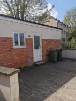 Snug Little Shack - B&B Worcester