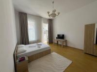 Casa Minimalista 2 Bedroom Apartment with Balcony Near Beach - Chambres d’hôtes Constanța