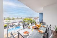 Cote D'Azur 42, 61 Donald St - complex pool, lift, linen, bed making and stunning water views - B&B Nelson Bay