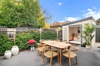 Wellness Escape- 1 Bed Home with Studio & Sauna - B&B Melbourne